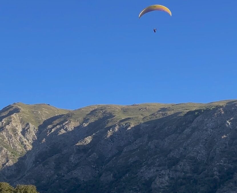 ¿Sabías que en Las Trancas puedes volar en parapente?